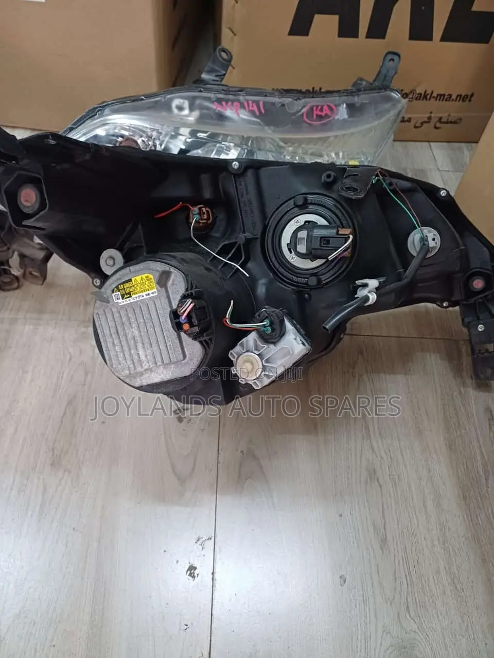 Toyota Spade Xenon Headlights/Headlamp