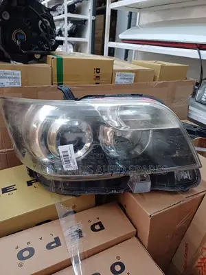 Toyota Rumion Xenon Original Headlamp/Headlights