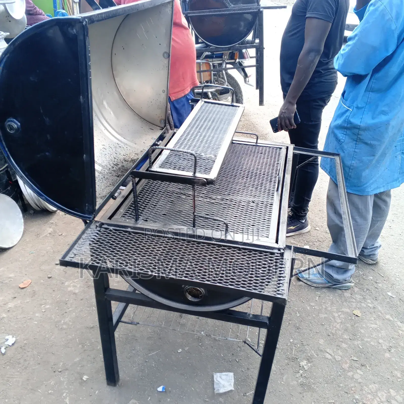 Unique Modernized Charcoal Grill