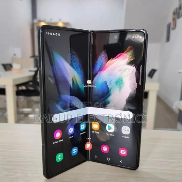 New Samsung Galaxy Z Fold 3 256 GB Black