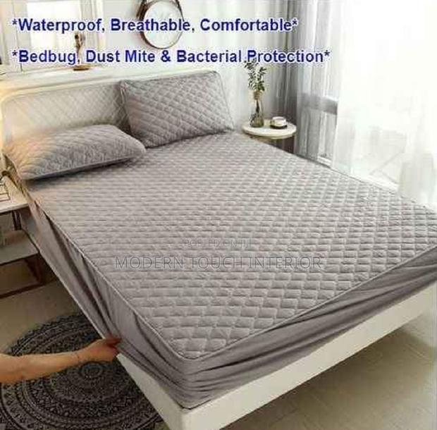 Quilted Grey Matress Protector