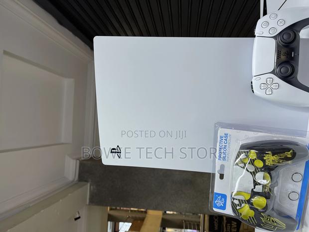Ps5 Ex Uk 1 Pad and Free Pad Silicon Case .