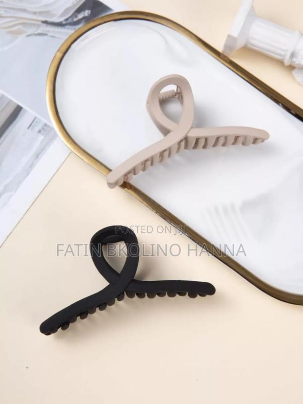 Pretty Hair Clips/ Claw Each - thumbnail 2