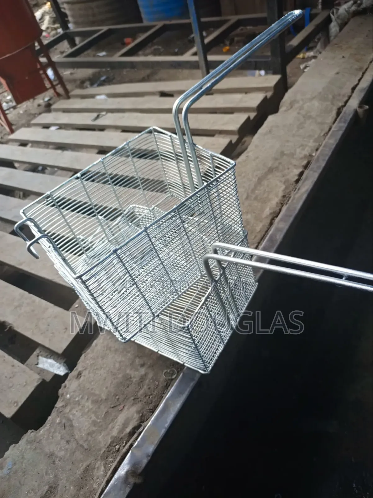 Manageable Chips Fryer Bucket