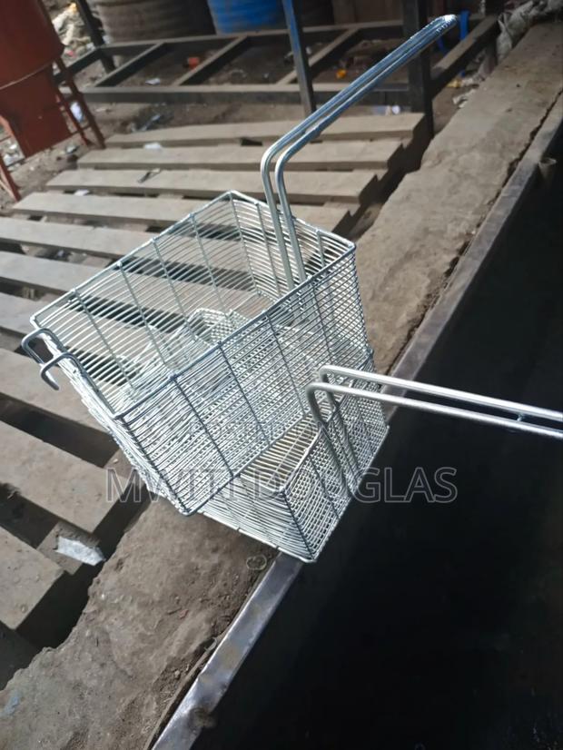 Manageable Chips Fryer Bucket