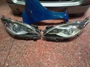 Mazda Axela (2007-2012) Xenon Headlights With AFS