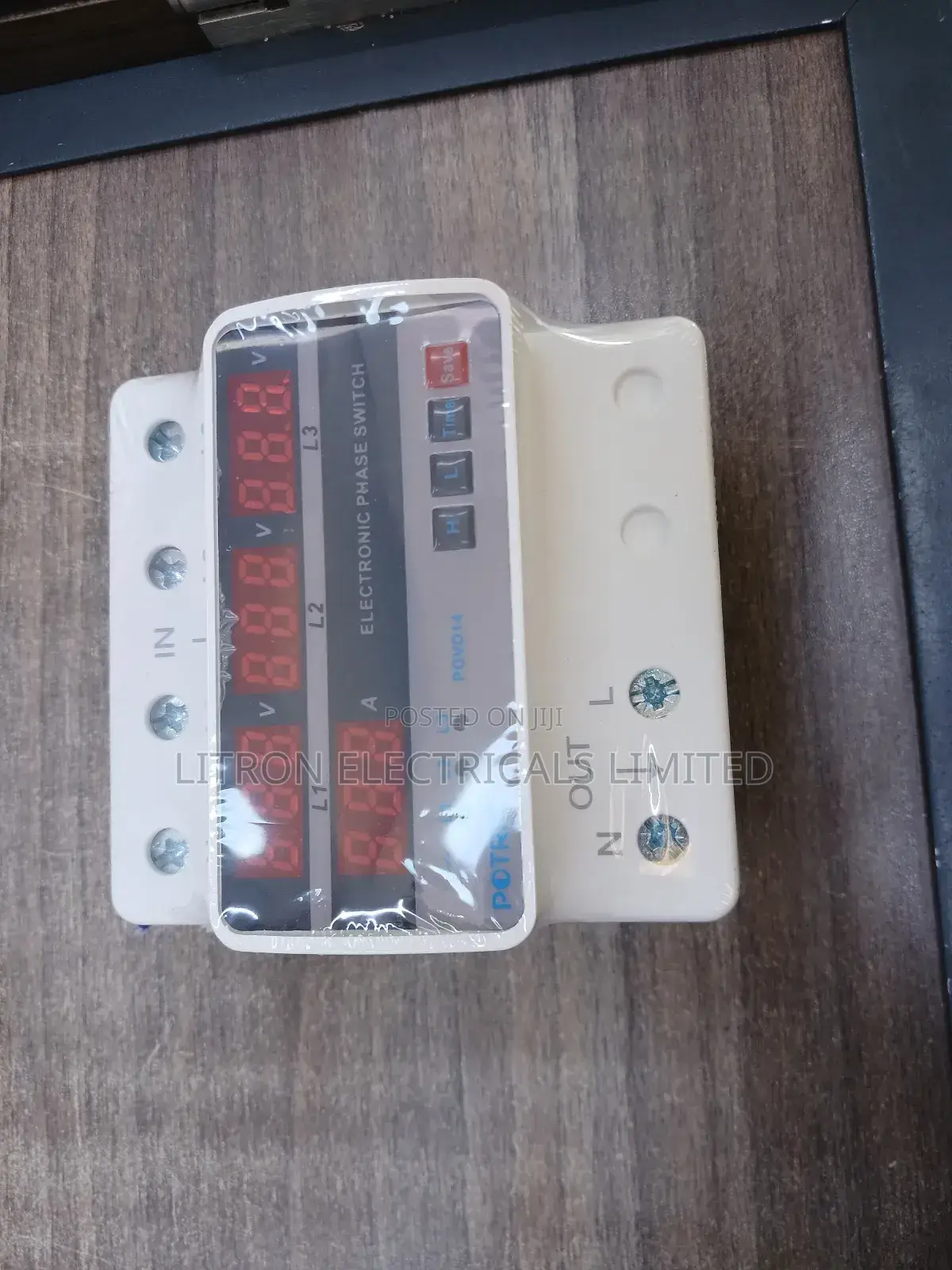Electronic Phase Switch