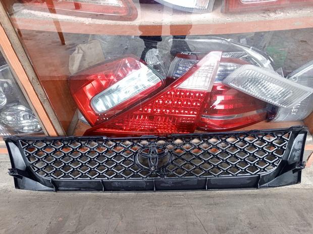 Front Grill Toyota Regius Hiace - thumbnail 2