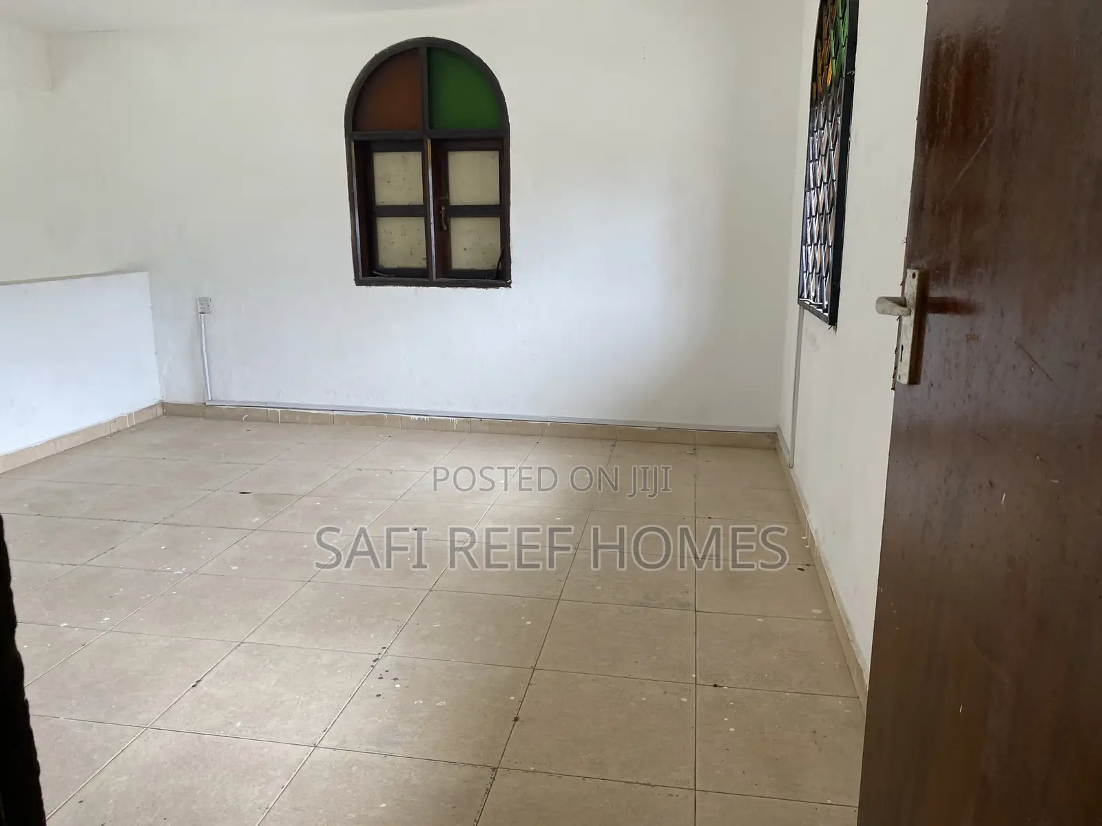 Shop to Let Along Links Road Nyali