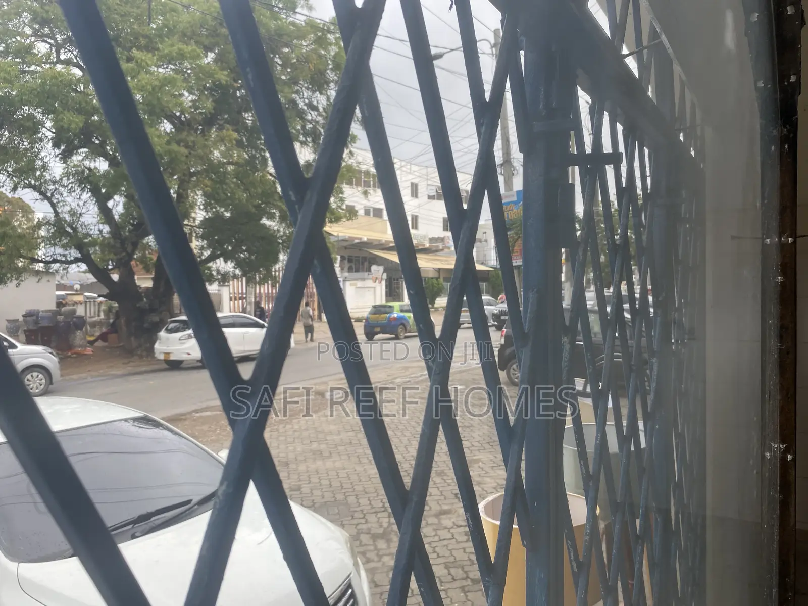 Shop to Let Along Links Road Nyali