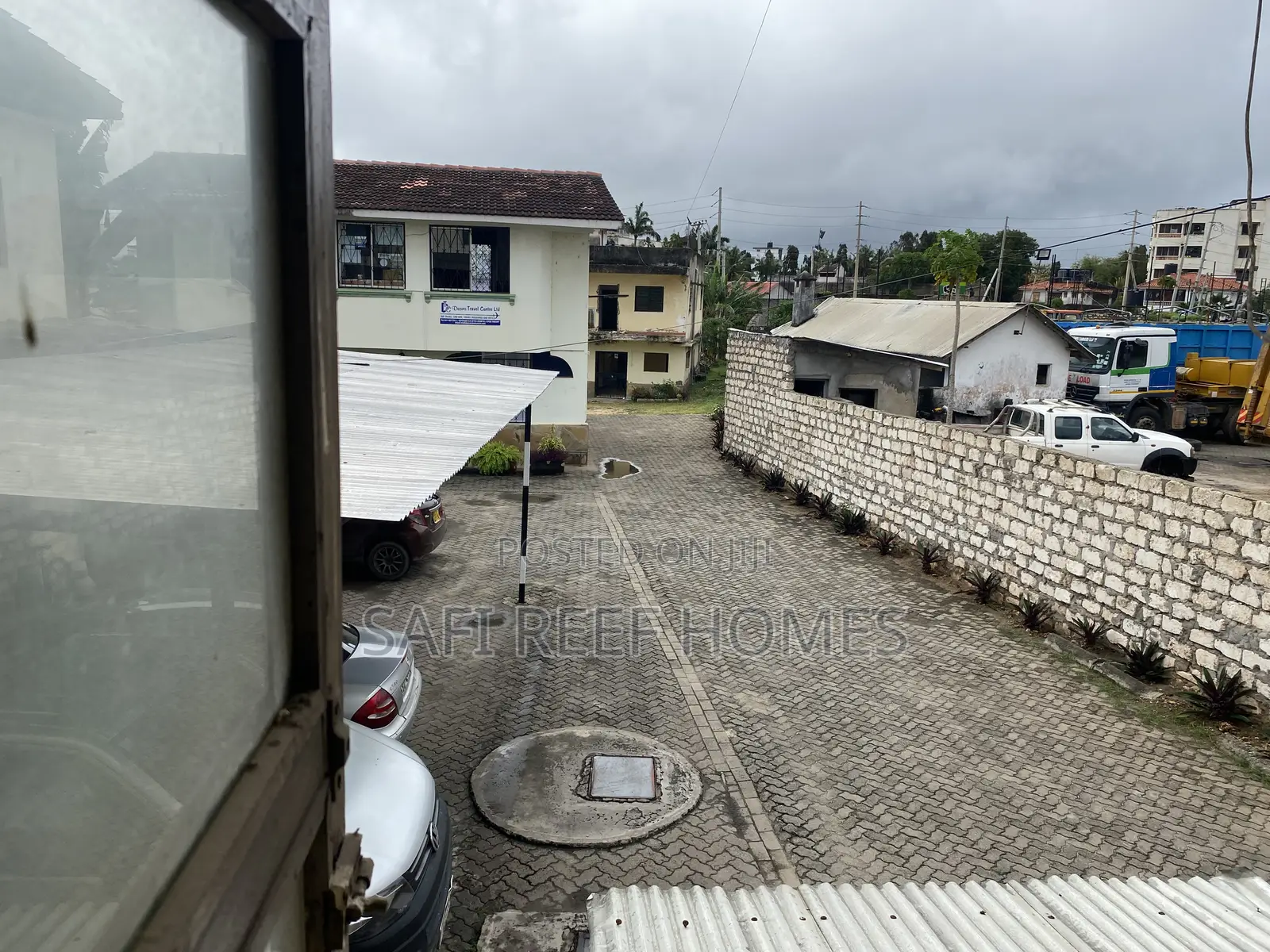 Shop to Let Along Links Road Nyali