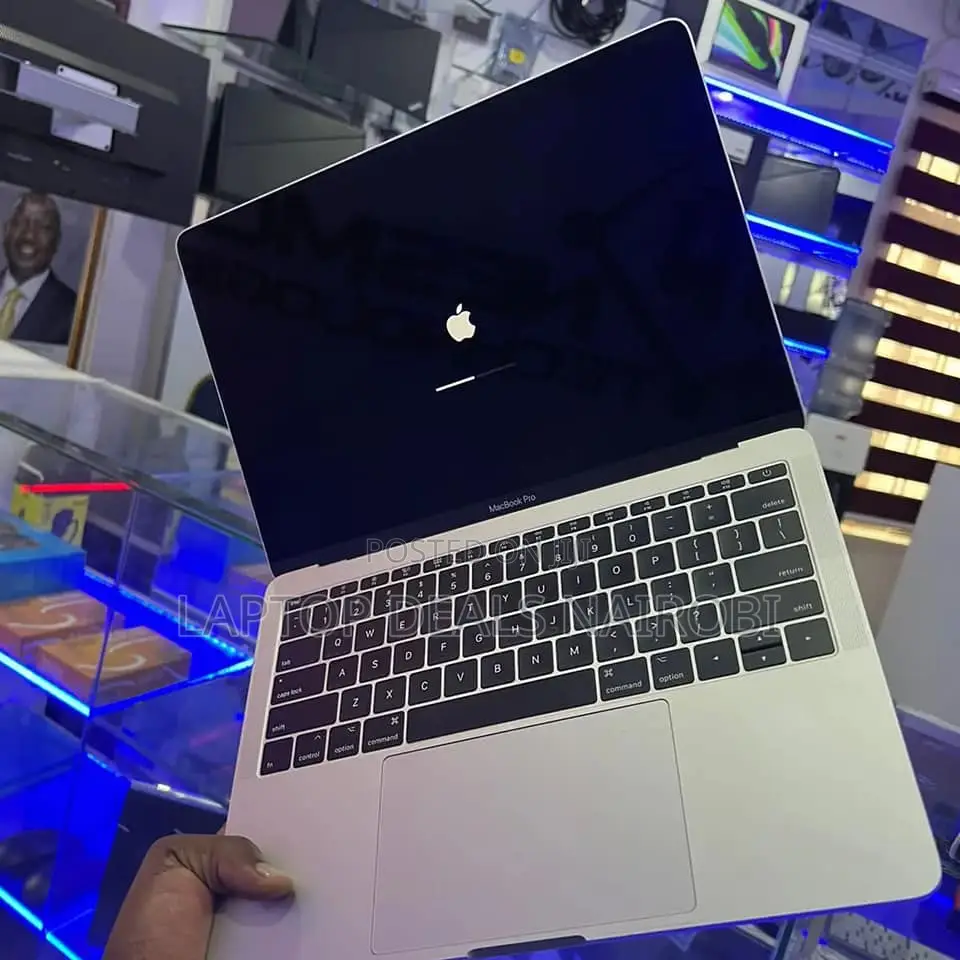 Laptop Apple MacBook Pro 2017 8GB Intel Core I5 SSD 256GB