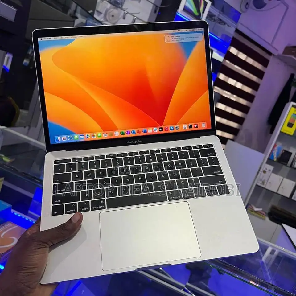 Laptop Apple MacBook Pro 2017 8GB Intel Core I5 SSD 256GB