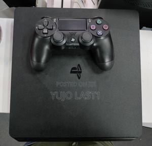 Sony Playstation 4 - thumbnail 2