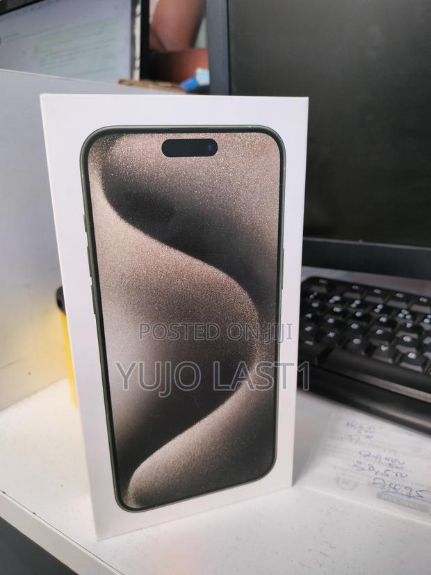 New Apple iPhone 15 Pro Max 256 GB Gray - thumbnail 2