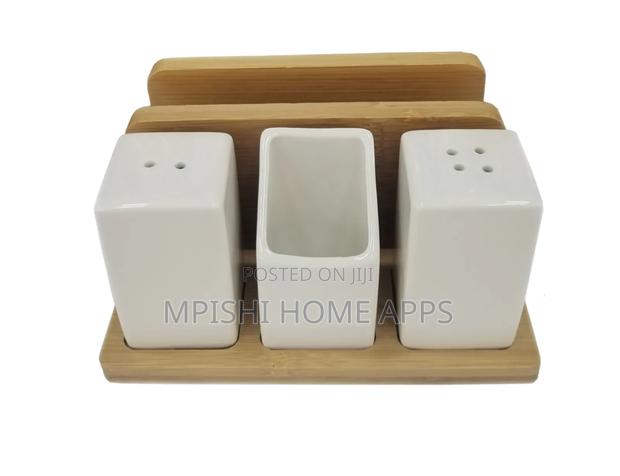 4 in 1 Salt Pepper Shaker With Bamboo Base - thumbnail 4