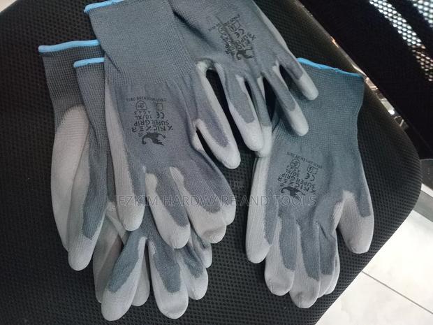 Cut Resistant Gloves - thumbnail 2