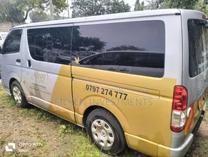 Toyota HiAce 2016 Silver