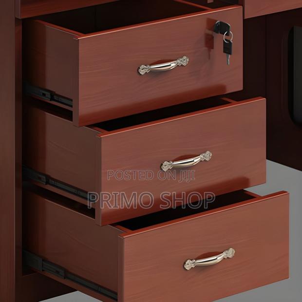 1200mm Executive Office Desk With Lockable Drawers - thumbnail 10