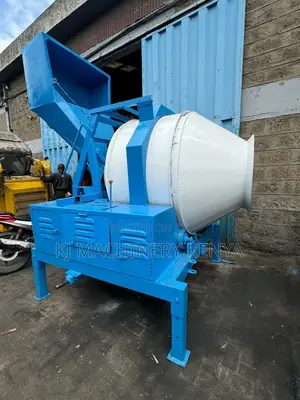 Self Loading Concrete Mixer Now on Offer