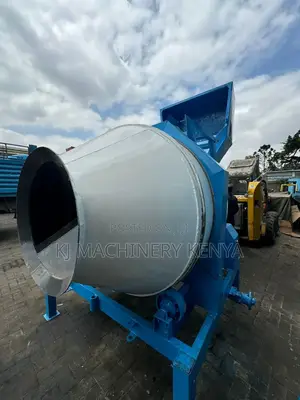 Self Loading Concrete Mixer Now on Offer