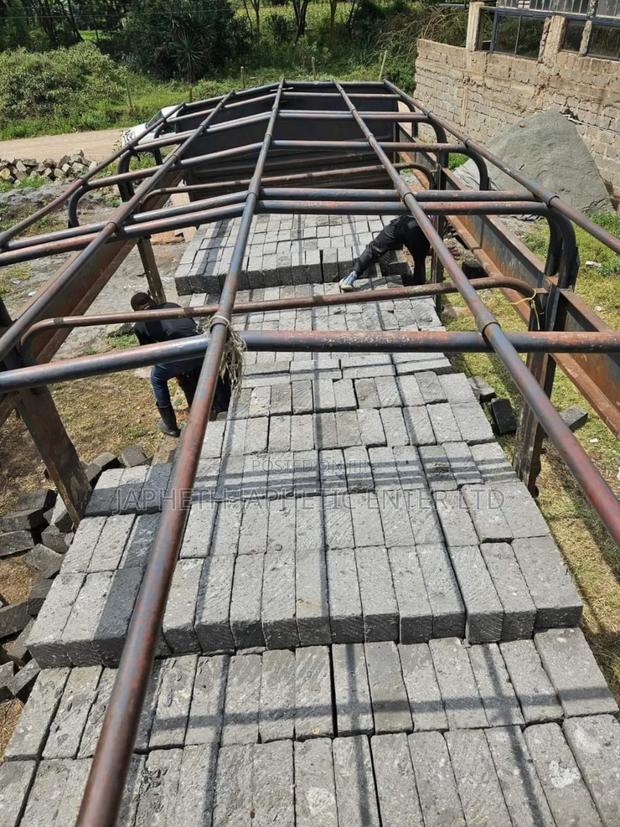 ~Ndarugo Stones-Natural Machine Cut Stones