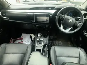 Toyota Hilux SR5 4x4 2017