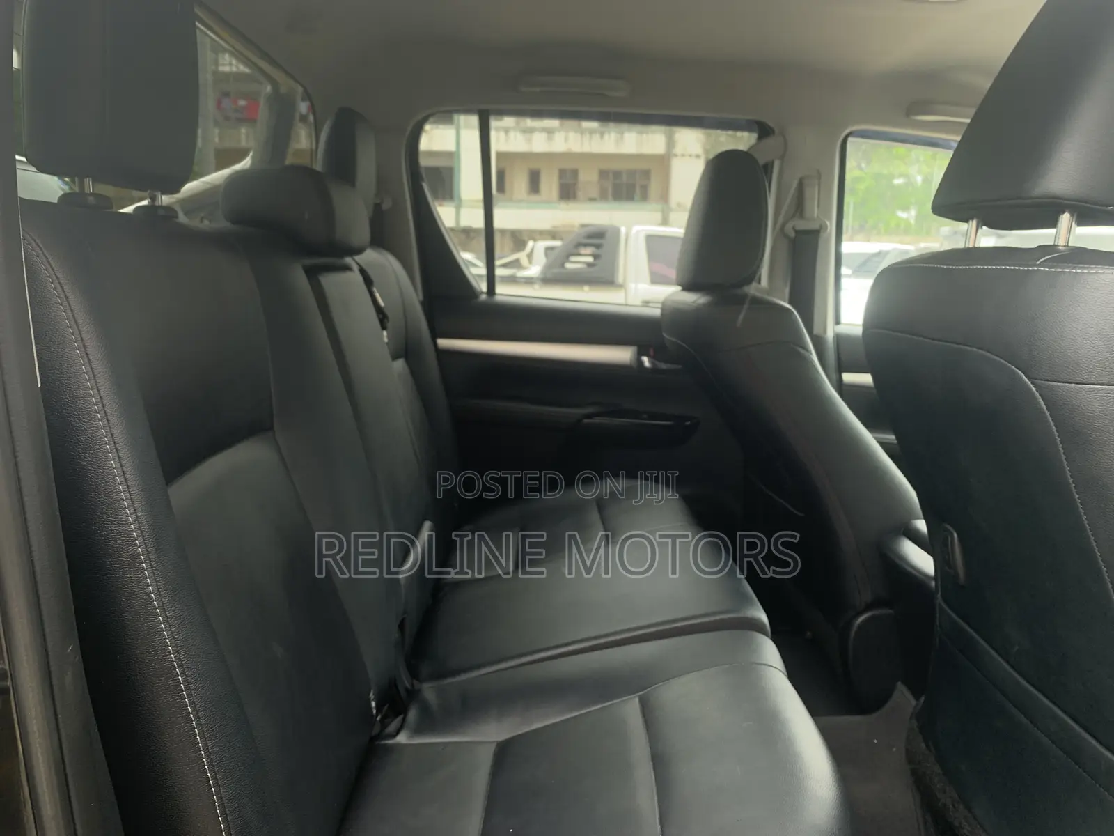 Toyota Hilux SR5 4x4 2017