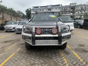 Toyota Hilux SR5 4x4 2017