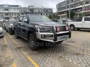 Toyota Hilux SR5 4x4 2017