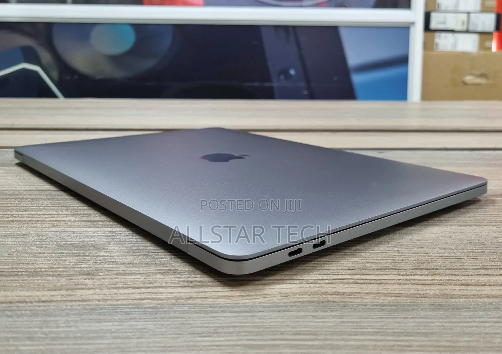 Laptop Apple MacBook Pro 2018 16GB Intel Core I7 SSD 1T