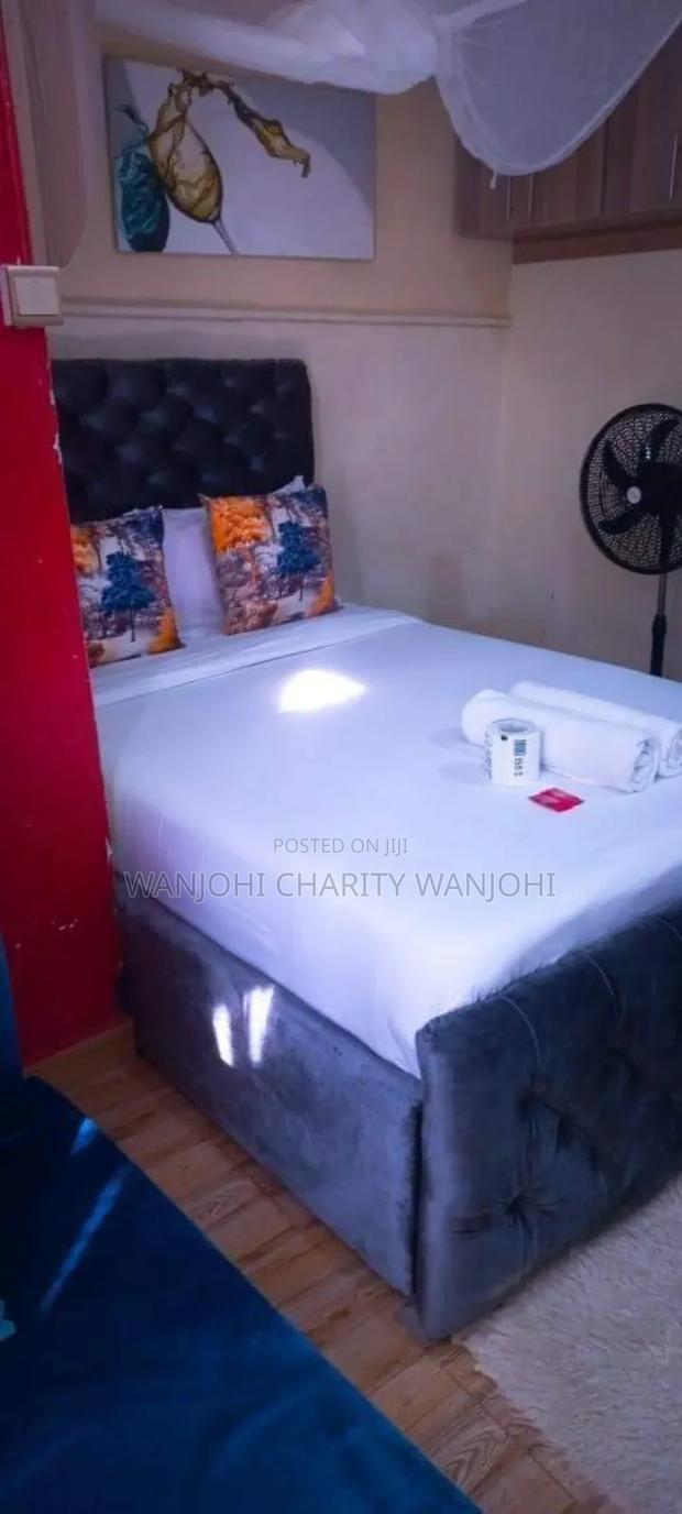 One Bedroom South B - thumbnail 3