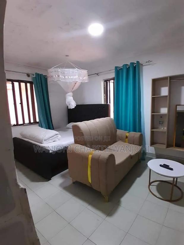 One Bedroom South B - thumbnail 4