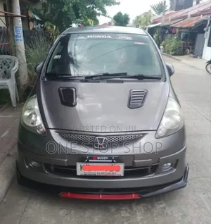 Honda Car Bonnet Fitted With 2pc Air Vent