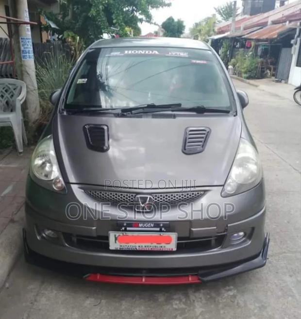 Honda Car Bonnet Fitted With 2pc Air Vent