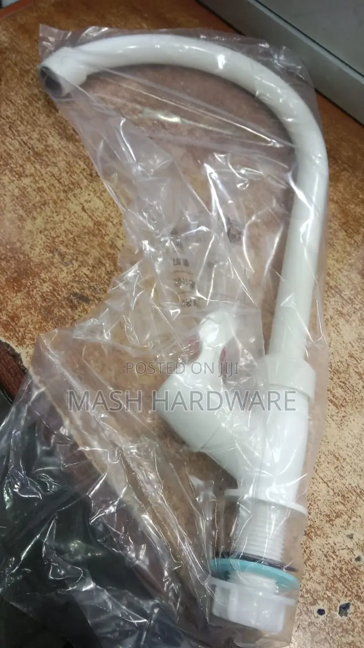 Plastic Wall and Pillar Spout