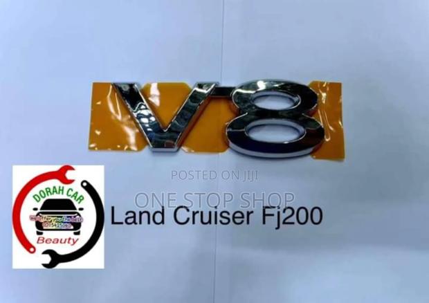 Silver Boot V8 Badge