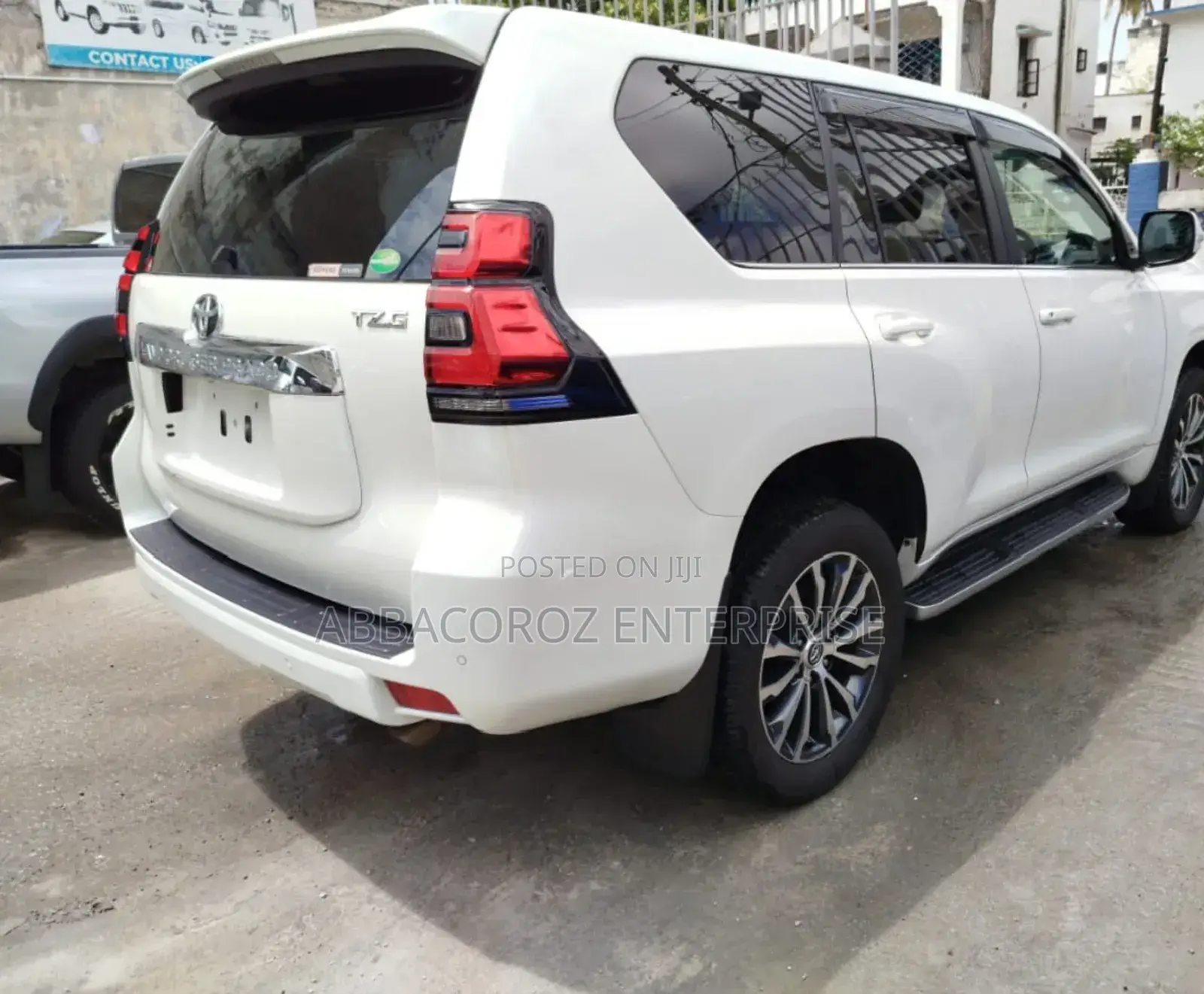 Toyota Land Cruiser Prado 2.8 2018 White