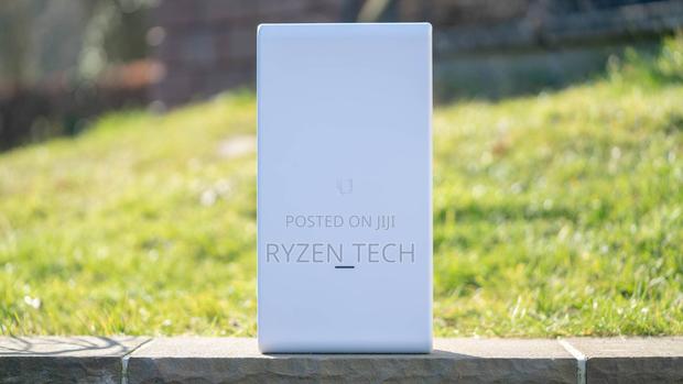 Ubiquiti Unifi AC Mesh Pro - main view