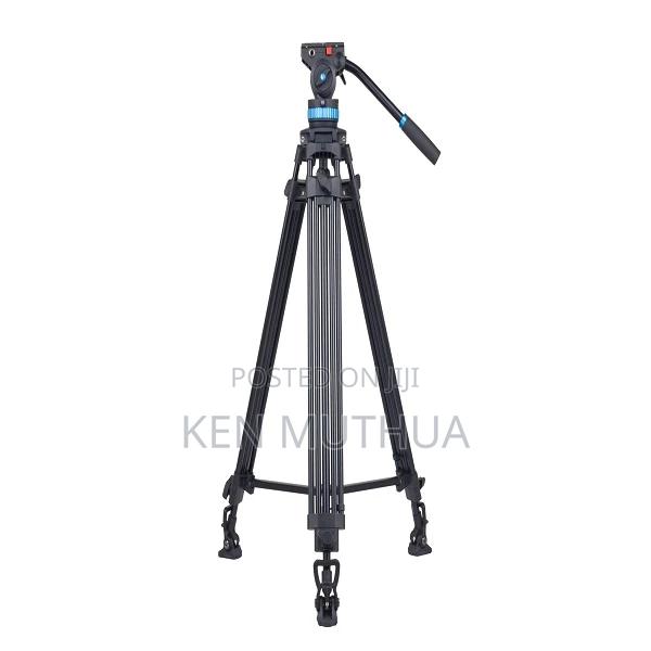 The Sirui SH25 Aluminium Video Tripod With Fluid Head