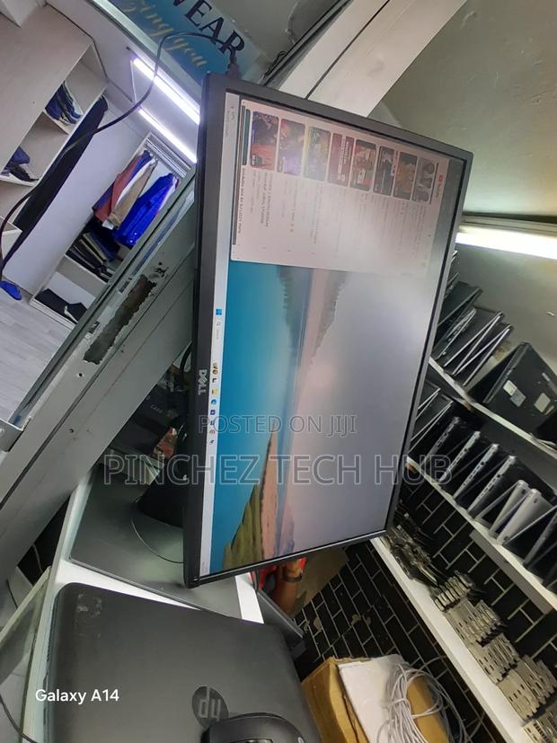 Dell 24 Inches Invertable Monitor - thumbnail 4