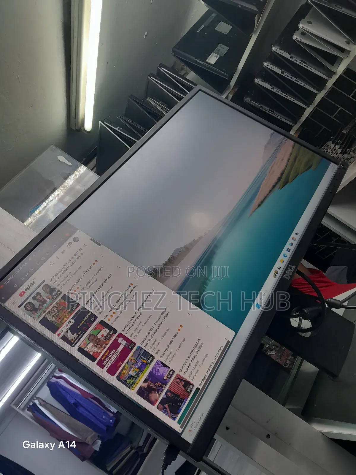 Dell 24 Inches Invertable Monitor