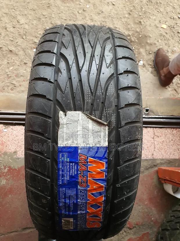 215 /45 R17 Maxxis - main view