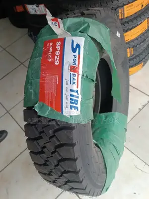 9.5 R 17.5 Sportrak Tyres