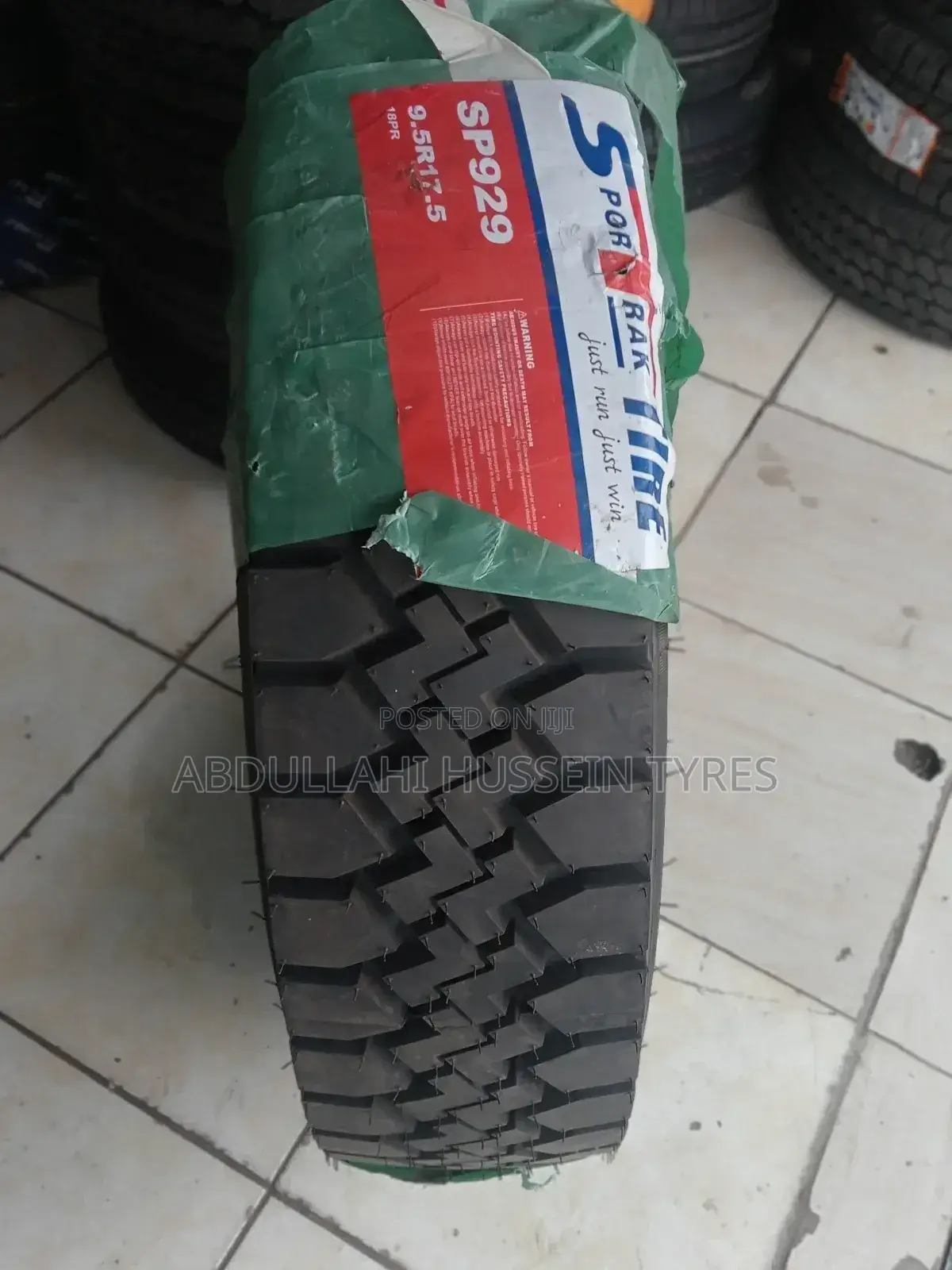 9.5 R 17.5 Sportrak Tyres
