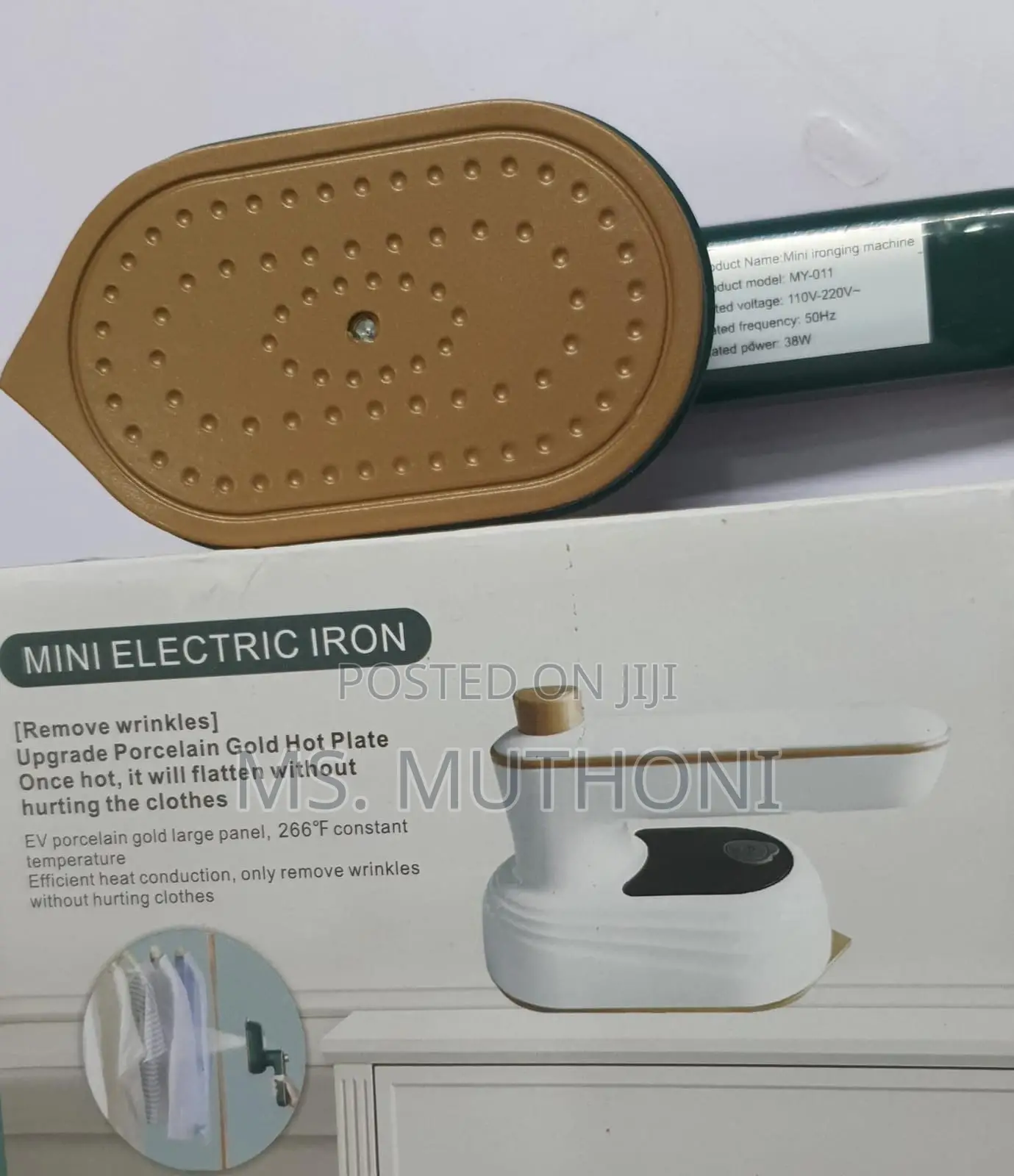 Rotating Handle 38W Mini Electric Iron Box With Water Spray