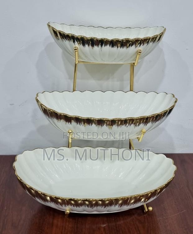 *jd8580-Ls Set of 3 Ceramic Fruit Bowls on Gold Metal Rack