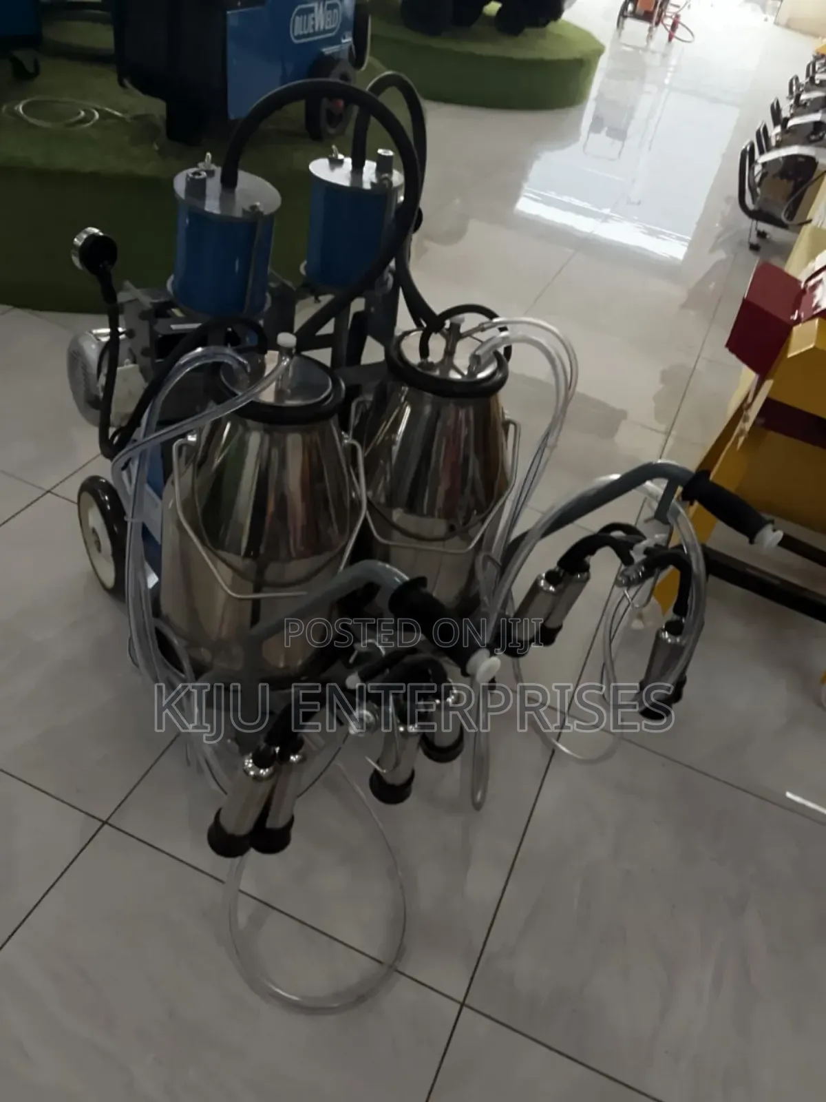 Milano Italia Milking Machine