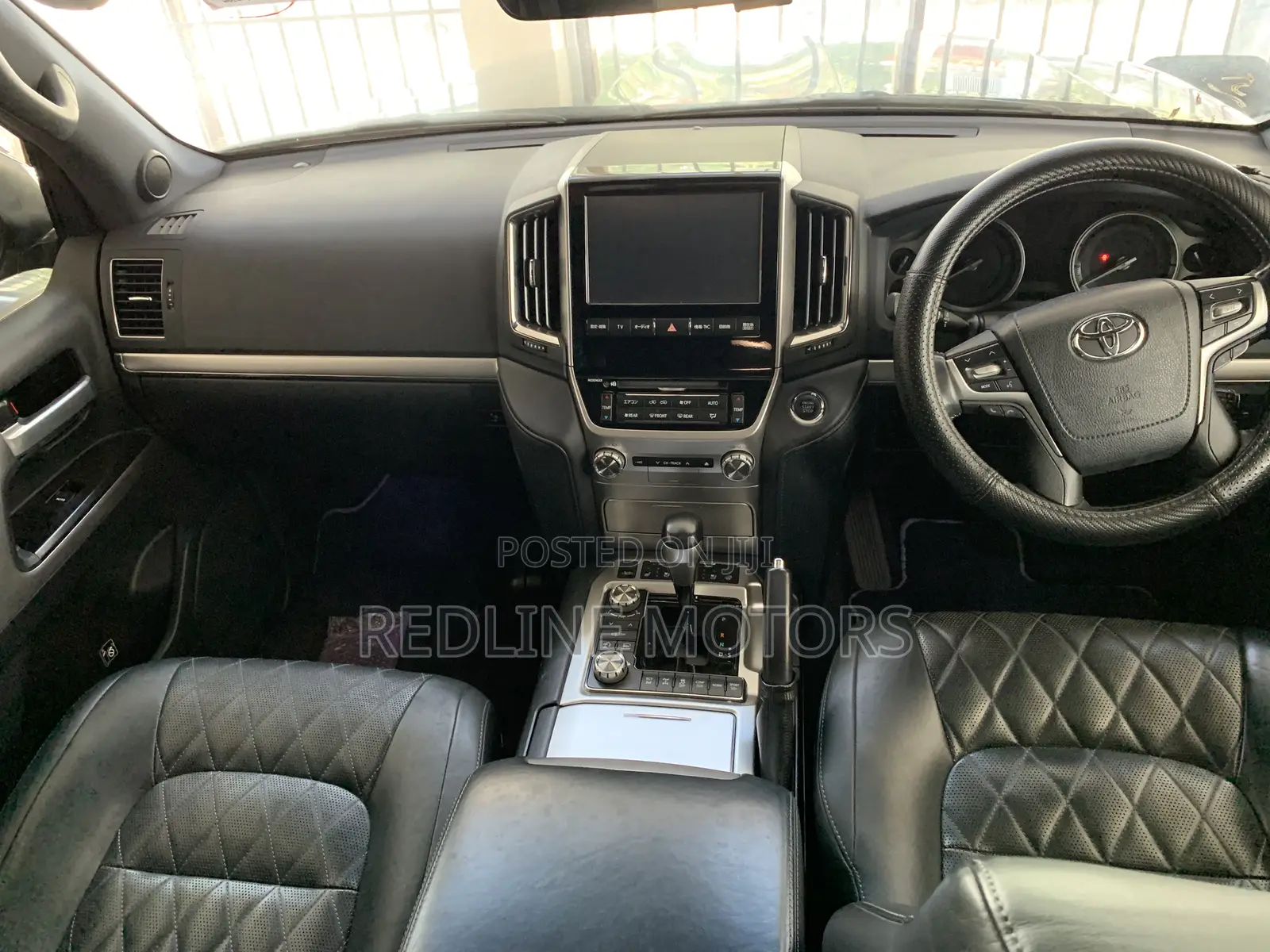 Toyota Land Cruiser 4.6 V8 ZX 2017 Matt Black
