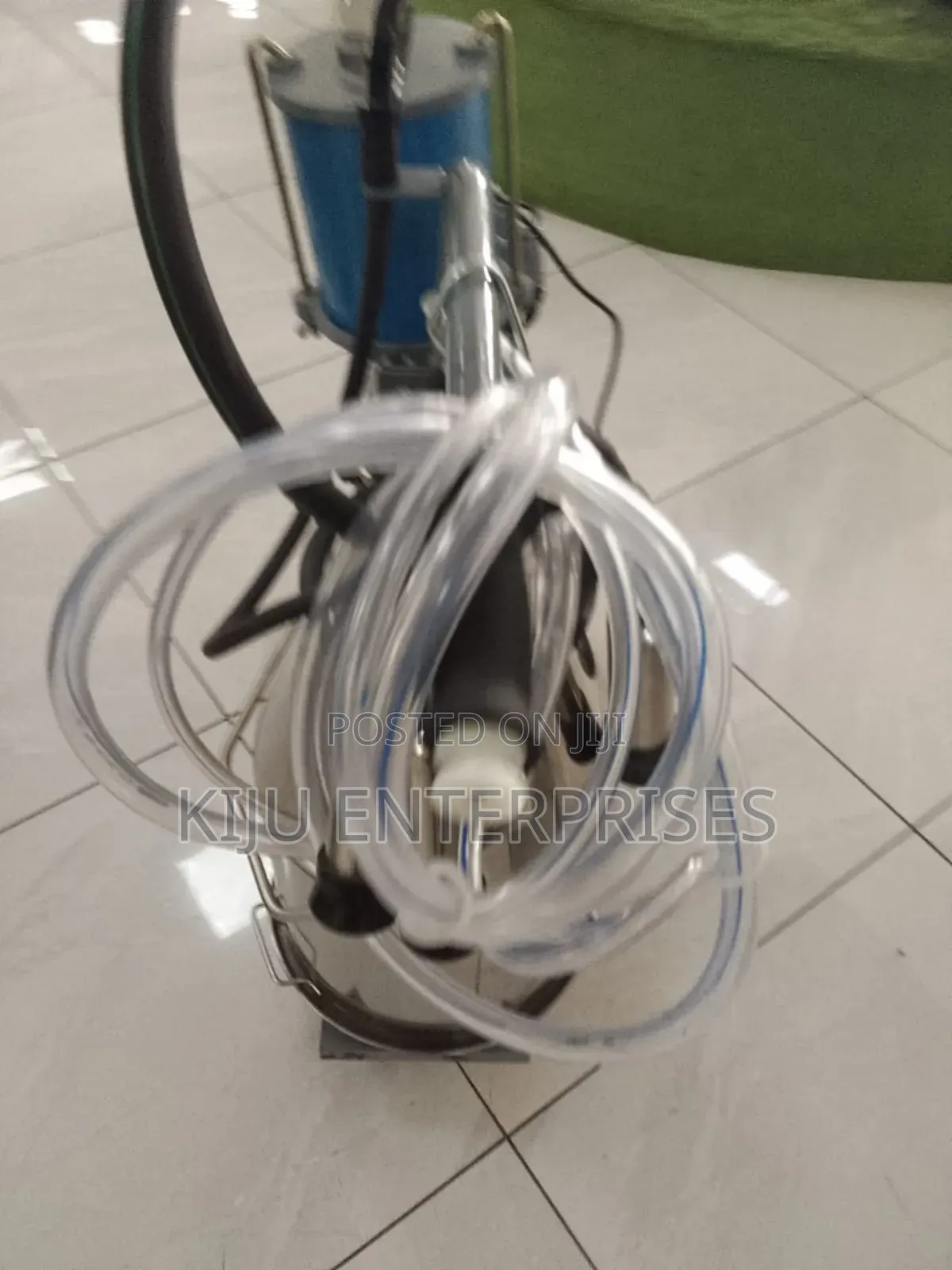 Milano Single Milking Machine